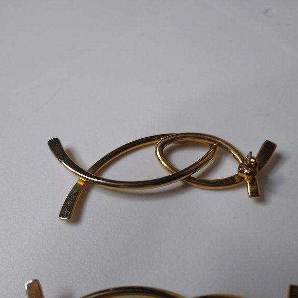 Vintage Metal Dangle Earrings - Picture 11 of 16